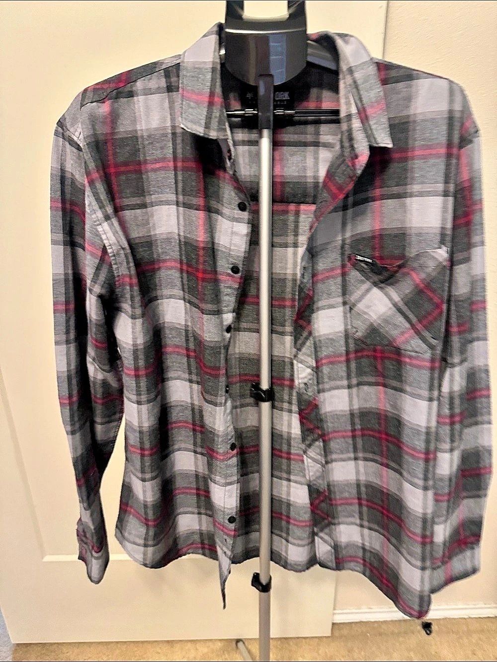 Zoo York Plaid Button Down Shirt in Gray & Red Size XL